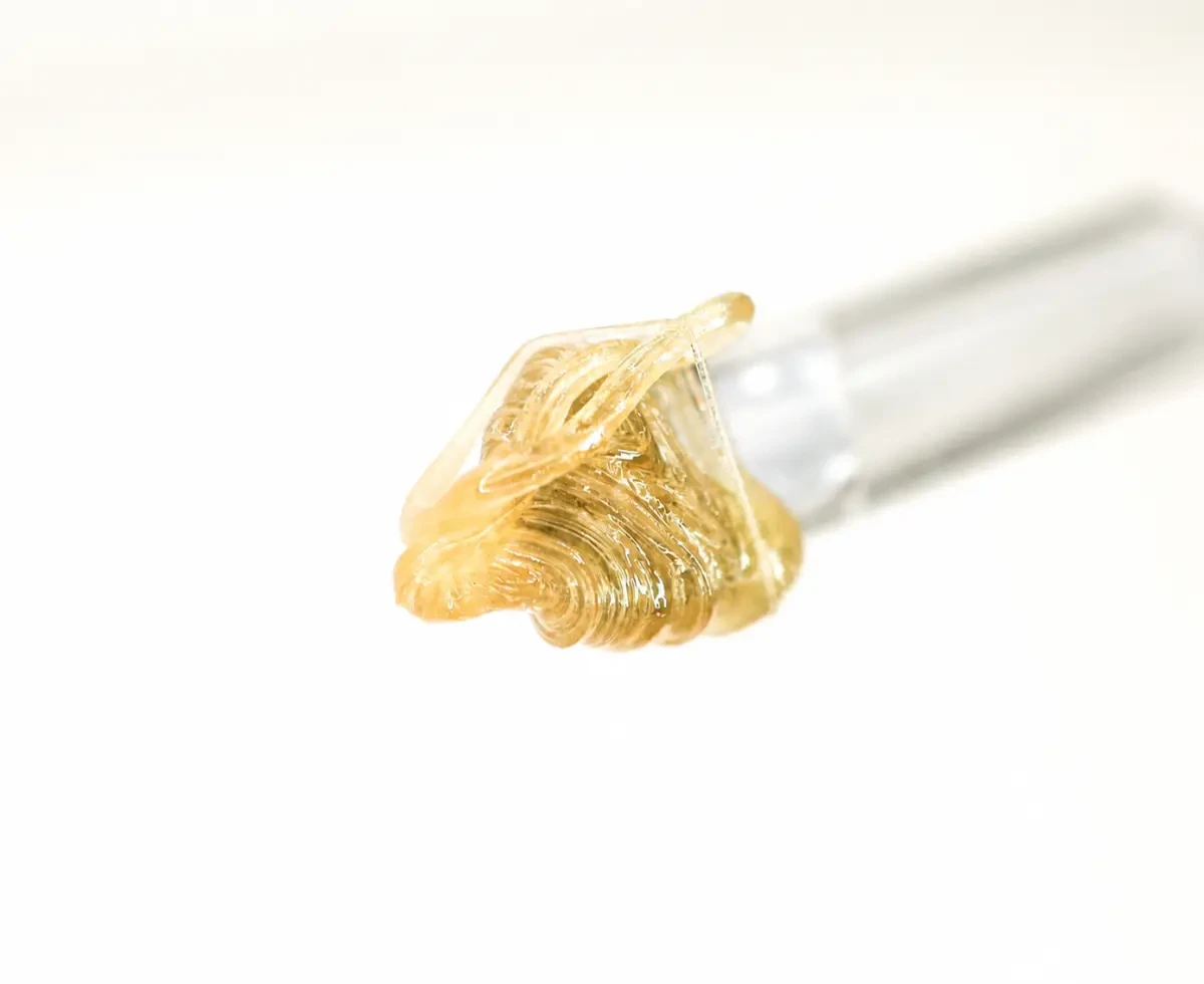 Mandarin Z fresh-press rosin on a glass dabber